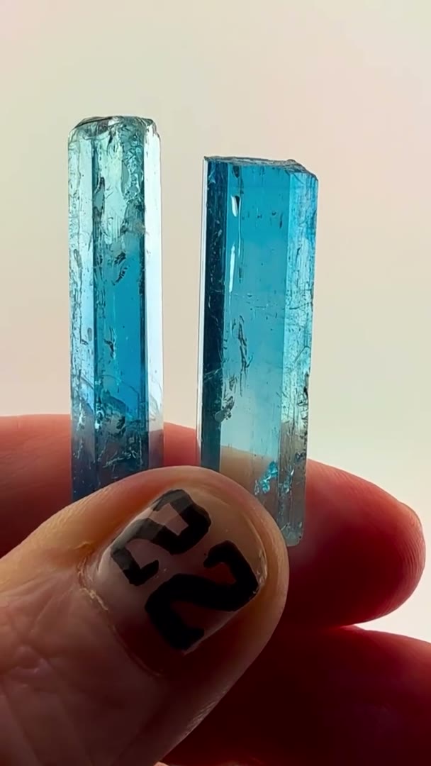 VIETNAM AQUA — 2 GEM PIECES