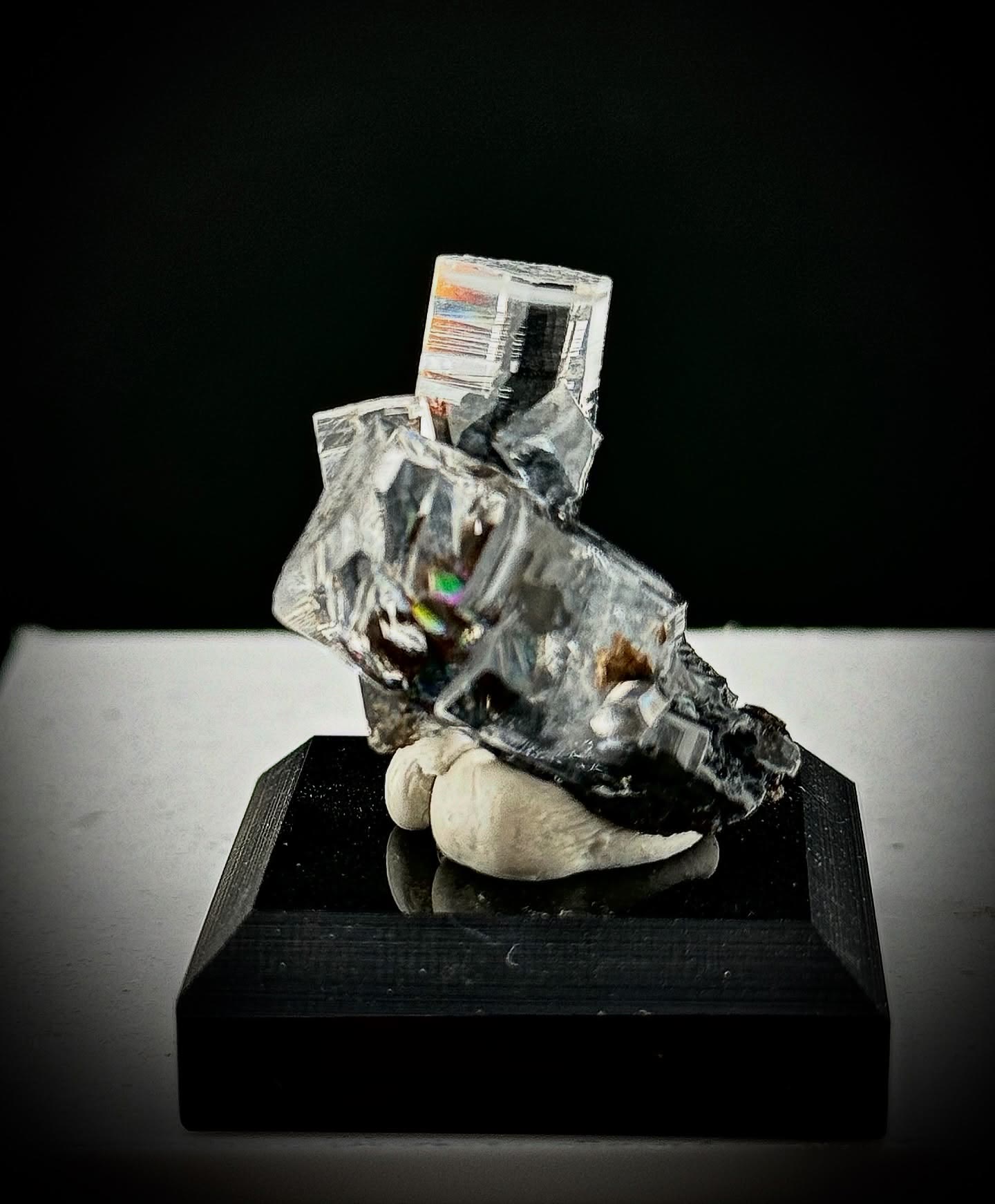 Crystal clarity… with a hidden spectrum