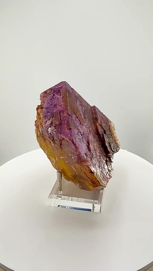 MINERVA FIRE WITH TETRAHEXOAHEDRAL EDGE MODIFICATIONS
